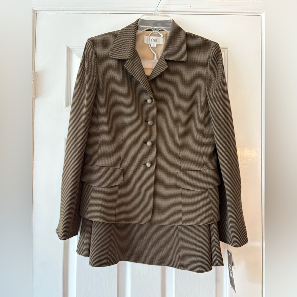 Le Suit Women's Brown Two Piece Skirt Suit
